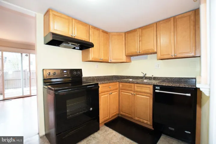 9639 Lindenbrook St, Fairfax, Virginia 22031