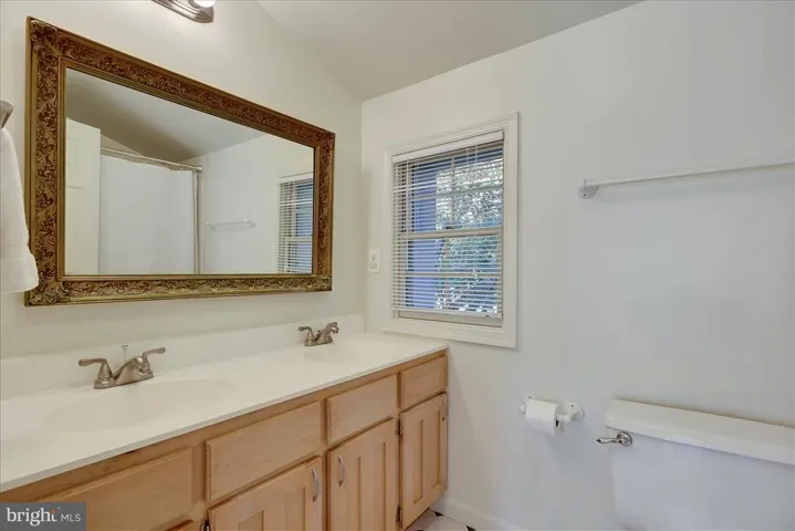 405 Ridge Rd Sw, Vienna, Virginia 22180