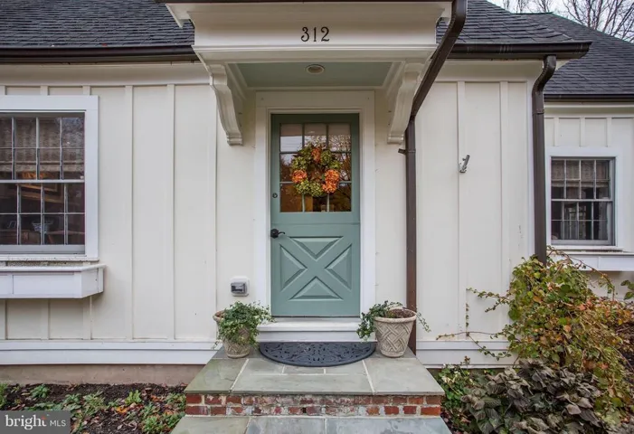 312st Little Falls St, Falls Church, Virginia 22046