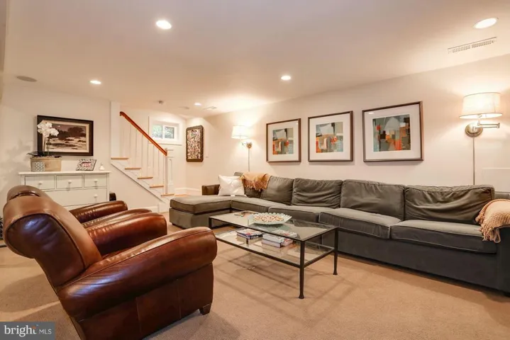 312st Little Falls St, Falls Church, Virginia 22046