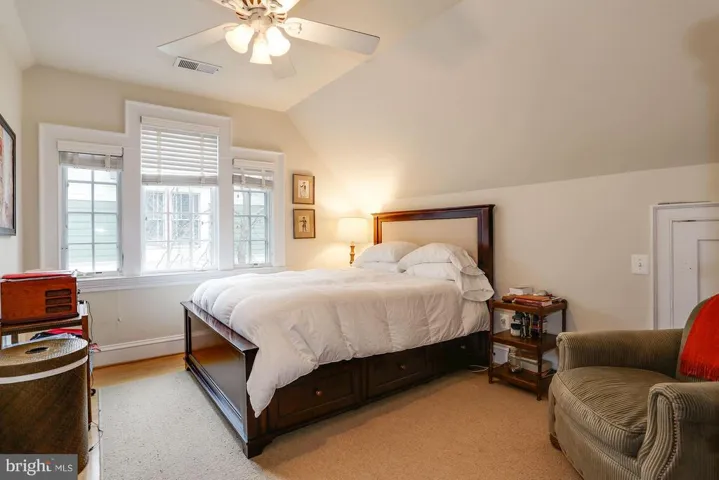 312st Little Falls St, Falls Church, Virginia 22046