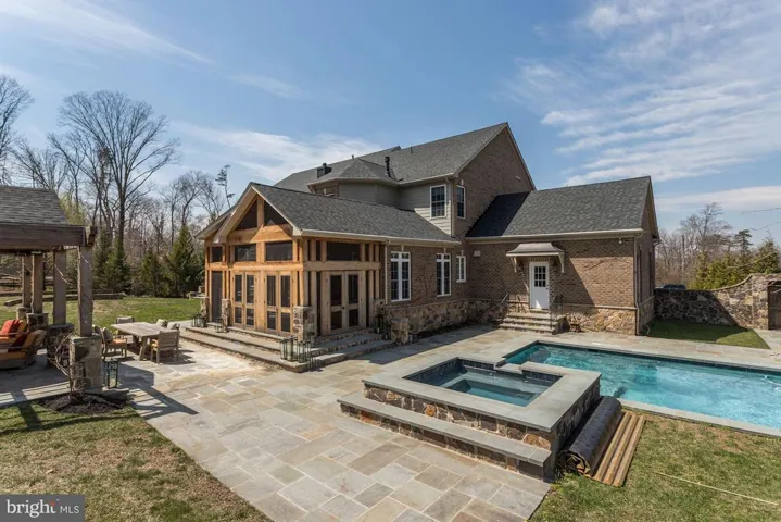 11716 Wood Thrush Ln, Potomac, Maryland 20854