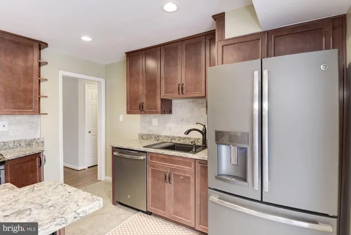 7052 Cindy Ln, Annandale, Virginia 22003