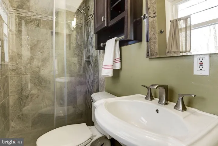 7052 Cindy Ln, Annandale, Virginia 22003
