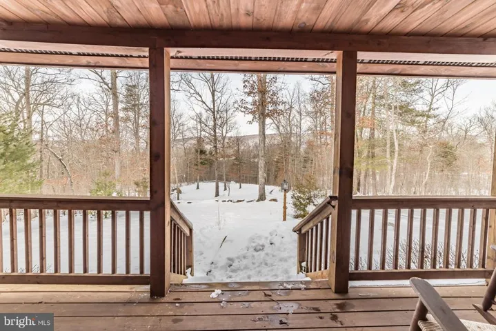 978 Spring Mountain Way, Fort Valley, Virginia 22652