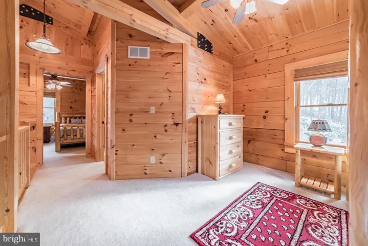978 Spring Mountain Way, Fort Valley, Virginia 22652