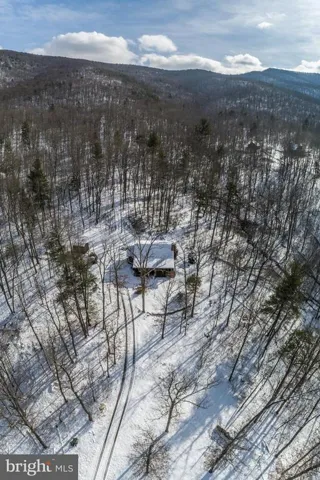 978 Spring Mountain Way, Fort Valley, Virginia 22652