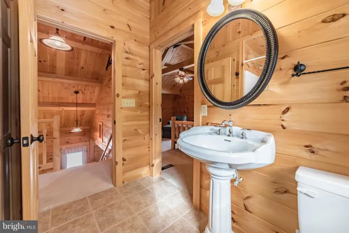 978 Spring Mountain Way, Fort Valley, Virginia 22652