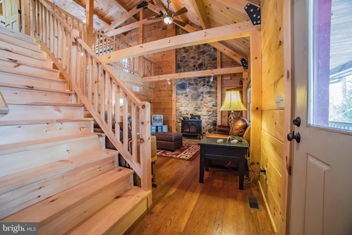 978 Spring Mountain Way, Fort Valley, Virginia 22652
