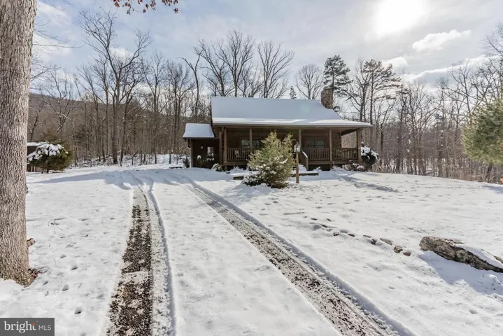 978 Spring Mountain Way, Fort Valley, Virginia 22652