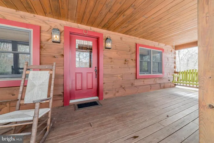 978 Spring Mountain Way, Fort Valley, Virginia 22652