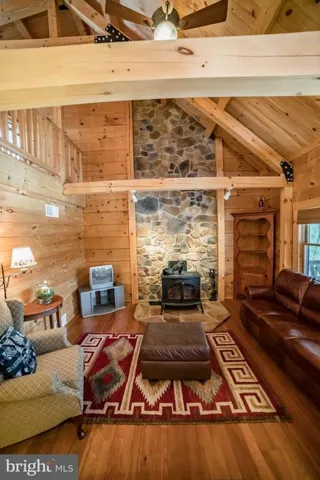978 Spring Mountain Way, Fort Valley, Virginia 22652