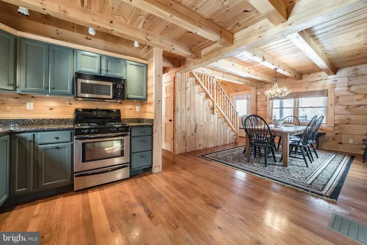 978 Spring Mountain Way, Fort Valley, Virginia 22652
