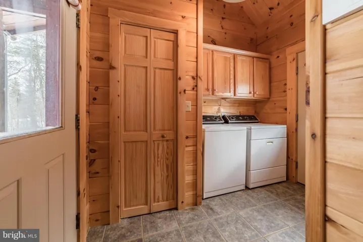 978 Spring Mountain Way, Fort Valley, Virginia 22652