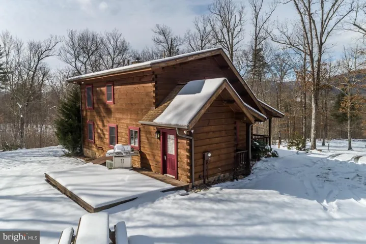 978 Spring Mountain Way, Fort Valley, Virginia 22652