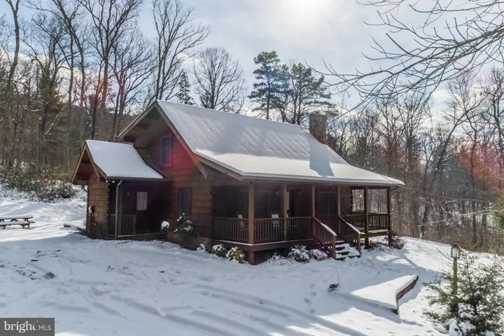 978 Spring Mountain Way, Fort Valley, Virginia 22652