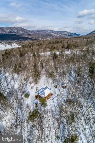 978 Spring Mountain Way, Fort Valley, Virginia 22652