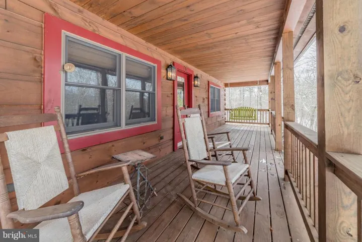 978 Spring Mountain Way, Fort Valley, Virginia 22652