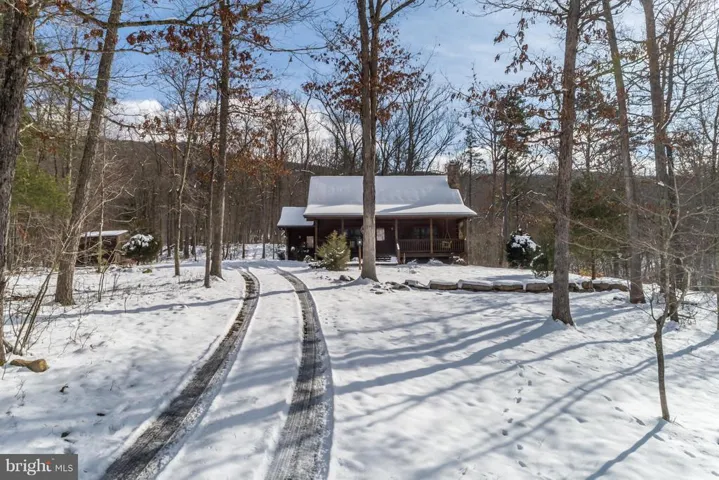 978 Spring Mountain Way, Fort Valley, Virginia 22652