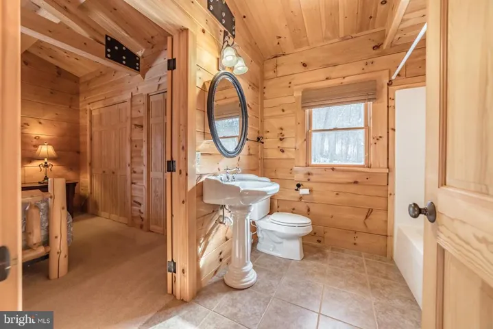 978 Spring Mountain Way, Fort Valley, Virginia 22652