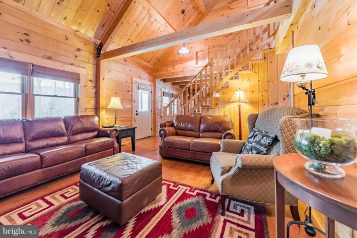 978 Spring Mountain Way, Fort Valley, Virginia 22652