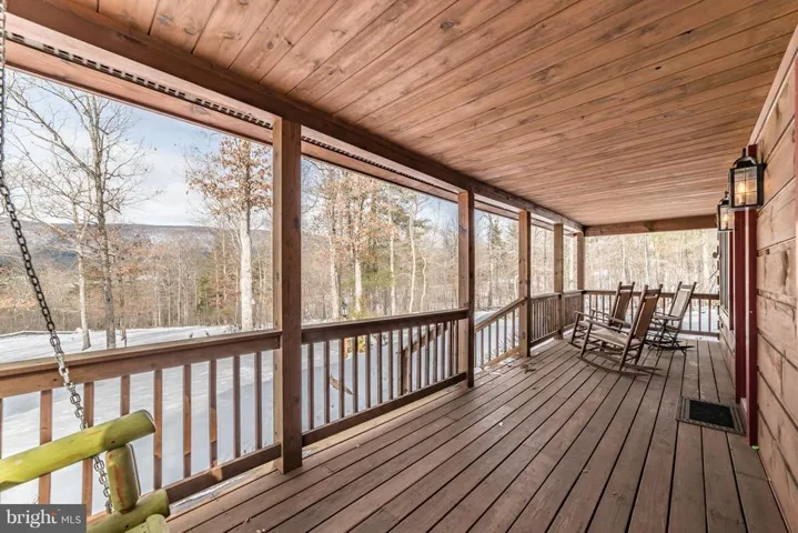 978 Spring Mountain Way, Fort Valley, Virginia 22652