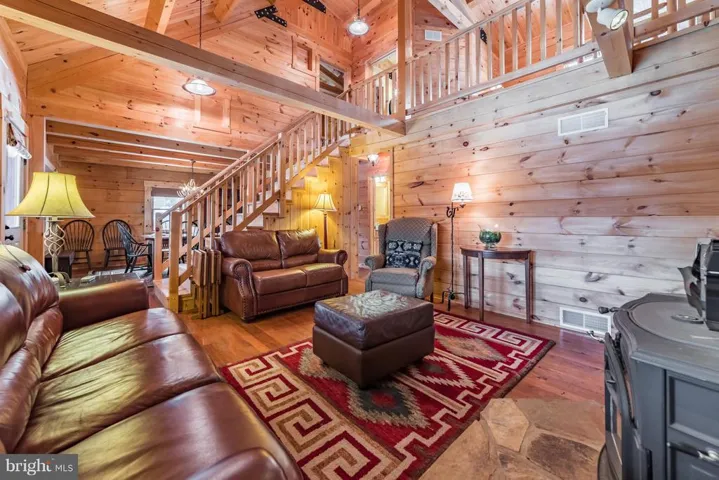 978 Spring Mountain Way, Fort Valley, Virginia 22652