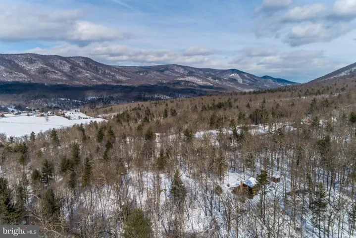 978 Spring Mountain Way, Fort Valley, Virginia 22652