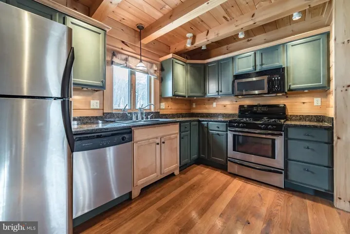 978 Spring Mountain Way, Fort Valley, Virginia 22652