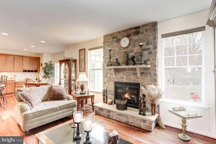 12942 Luca Station Way, Woodbridge, Virginia 22192