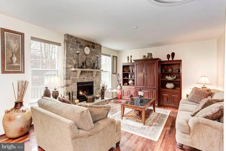 12942 Luca Station Way, Woodbridge, Virginia 22192