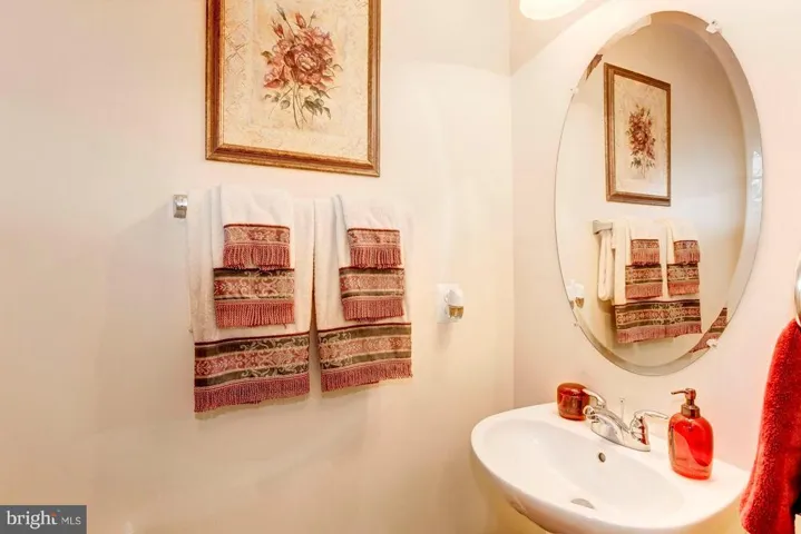 12942 Luca Station Way, Woodbridge, Virginia 22192