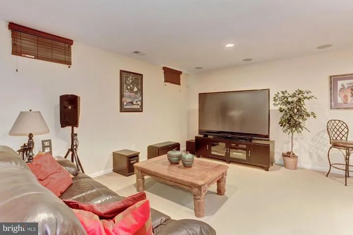 12942 Luca Station Way, Woodbridge, Virginia 22192