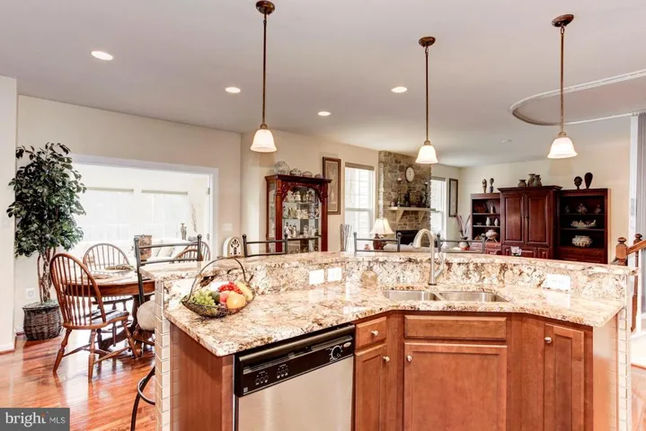 12942 Luca Station Way, Woodbridge, Virginia 22192