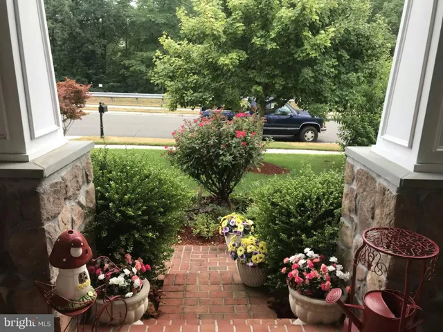 12942 Luca Station Way, Woodbridge, Virginia 22192