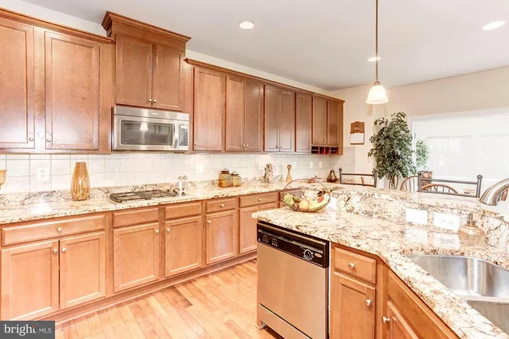 12942 Luca Station Way, Woodbridge, Virginia 22192