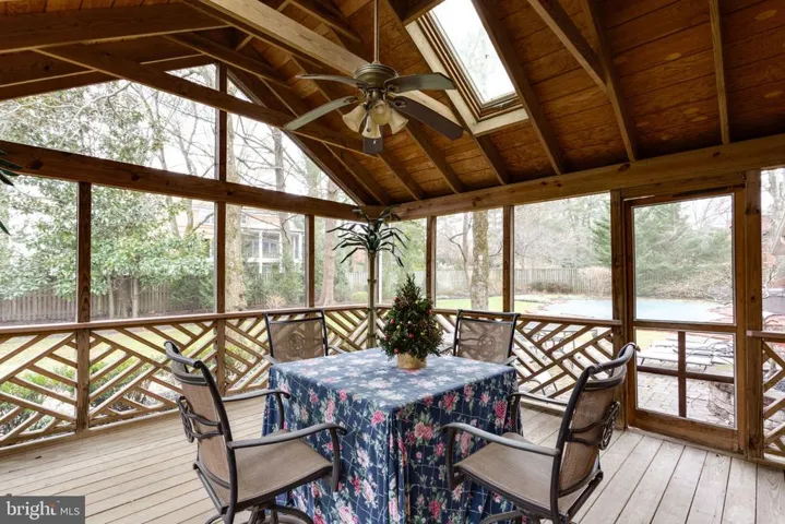 6309 Stoneham Ln, Mclean, Virginia 22101