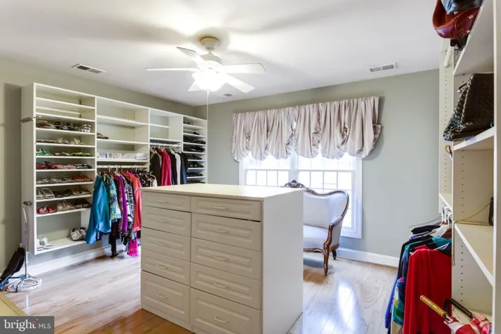 6309 Stoneham Ln, Mclean, Virginia 22101