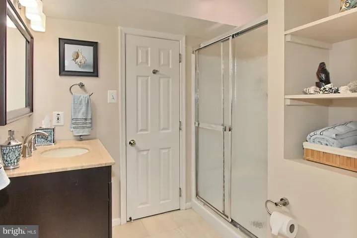 6200 Homespun Ln, Falls Church, Virginia 22044