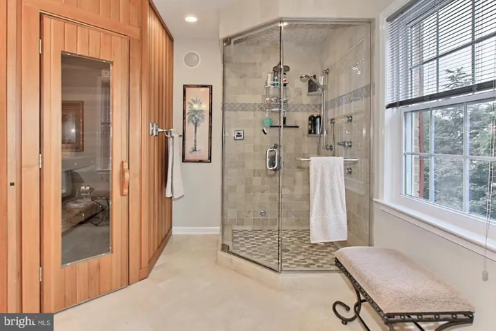 6200 Homespun Ln, Falls Church, Virginia 22044