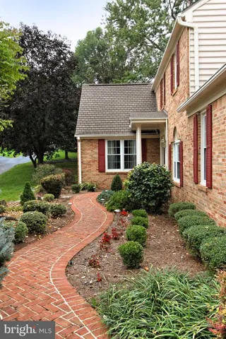 6200 Homespun Ln, Falls Church, Virginia 22044