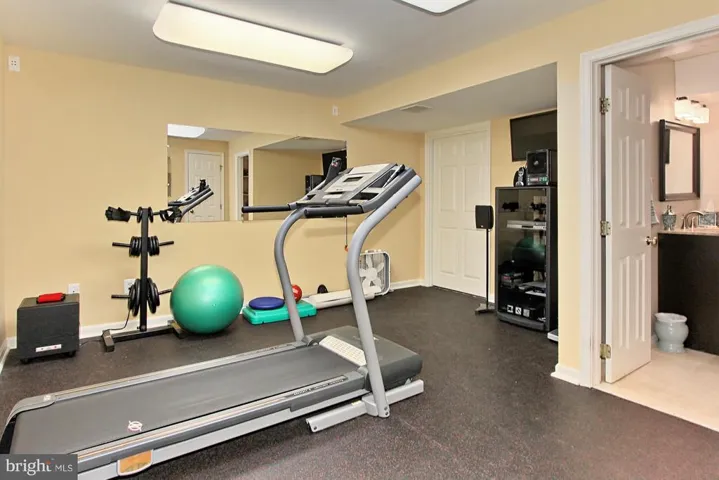 6200 Homespun Ln, Falls Church, Virginia 22044