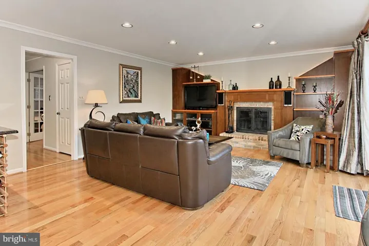 6200 Homespun Ln, Falls Church, Virginia 22044