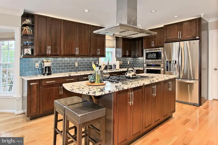 6200 Homespun Ln, Falls Church, Virginia 22044