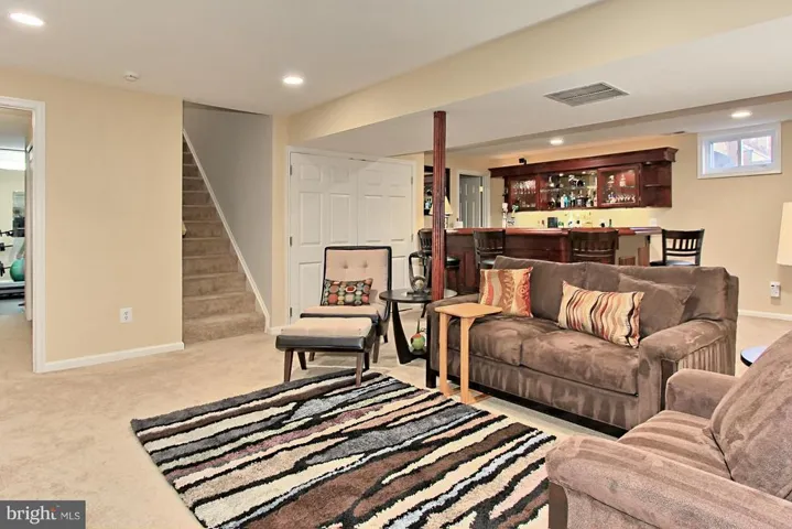 6200 Homespun Ln, Falls Church, Virginia 22044