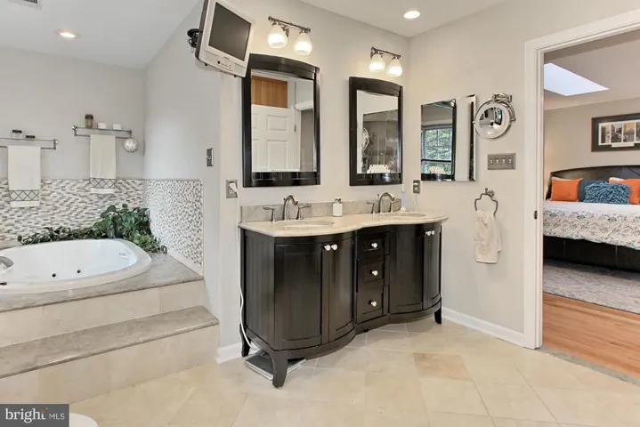 6200 Homespun Ln, Falls Church, Virginia 22044