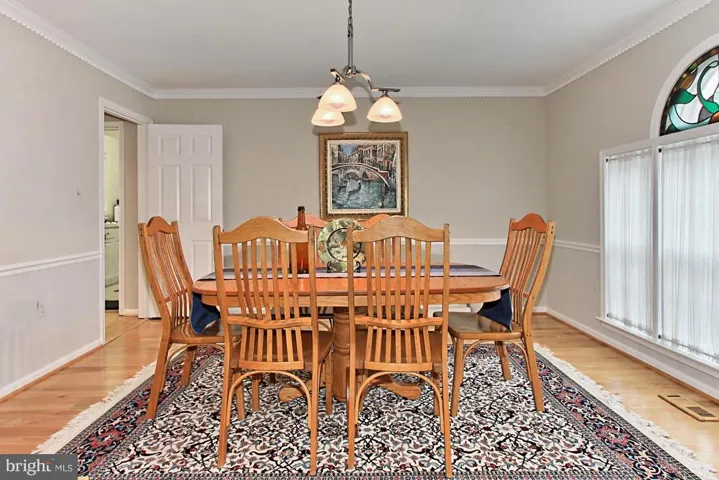 6200 Homespun Ln, Falls Church, Virginia 22044