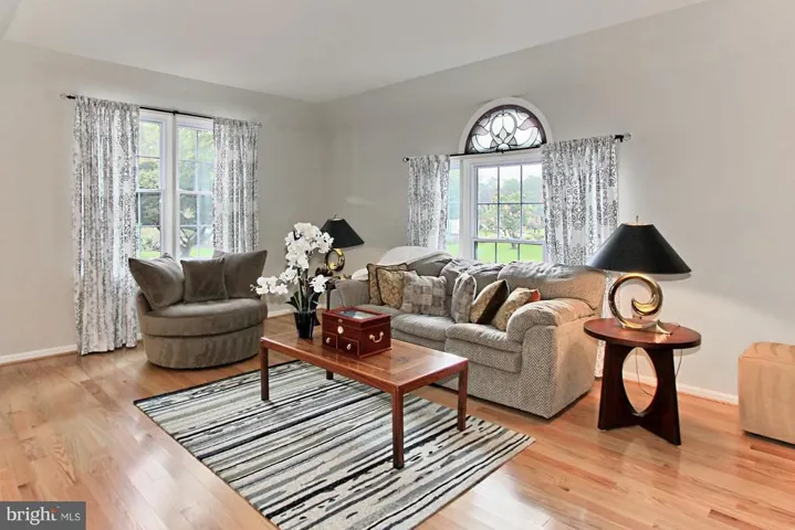 6200 Homespun Ln, Falls Church, Virginia 22044