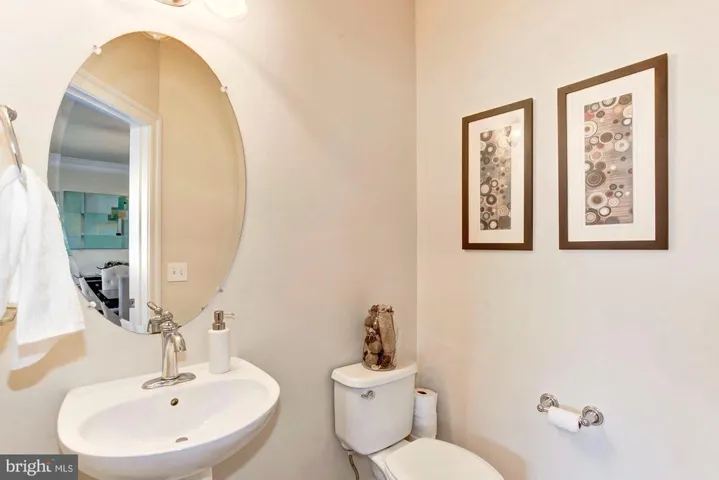 2979 Chesham St, Fairfax, Virginia 22031