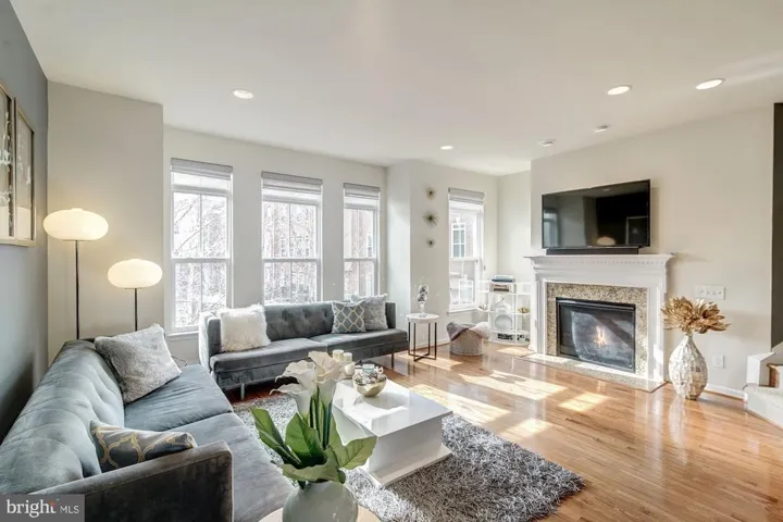 9423 Canonbury Sq, Fairfax, Virginia 22031